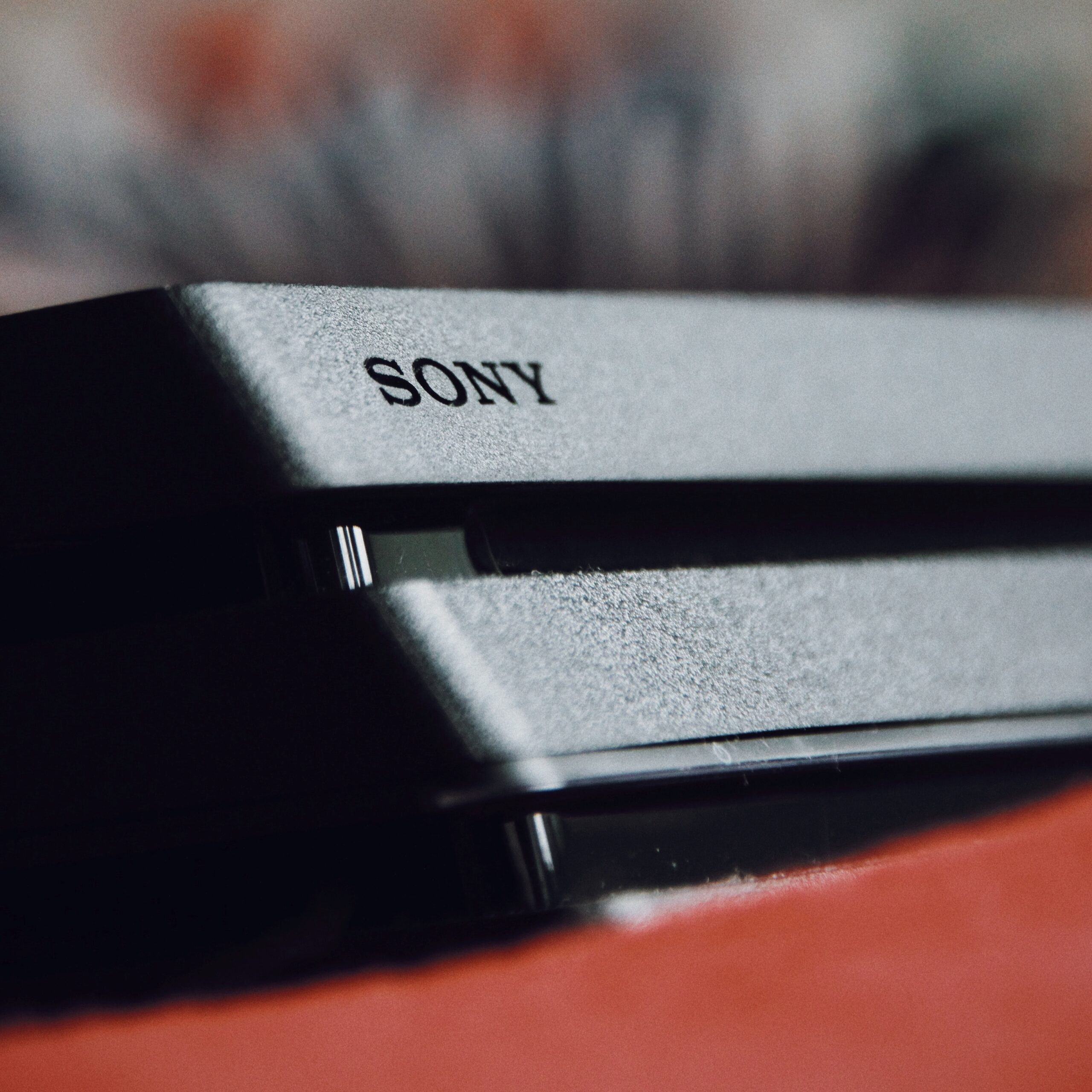 Sony diz que continuidade da produção do PS4 não está relacionada a falta  de unidades do