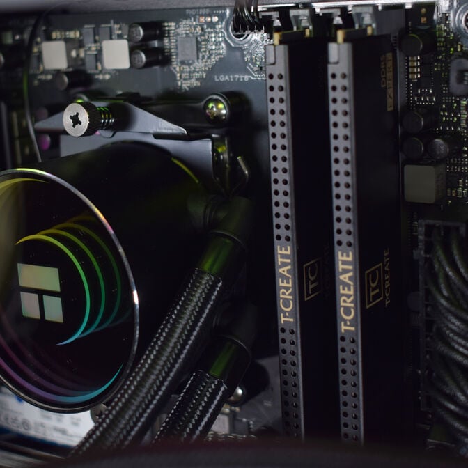 Computador AURA Gamer-PC Ryzen 7 7800X3D 32GB DDR5 1TB RTX 5070 WiFi W11 image number 7