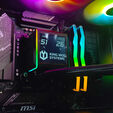 Computador King Mod Gamer-PC Ryzen 7 7800X3D 32GB DDR5 1TB RTX 5070 Ti WiFi W11 image number null