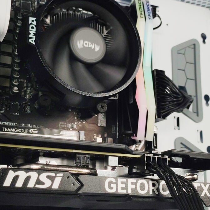 Computador King Mod Gamer-PC Ryzen 5 7500F 32GB DDR5 1TB RTX 4060 Ti W11 image number 4