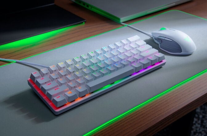 Teclado Razer Huntsman Mini Mercury Ed. RGB Purple Switch (US) image number 1