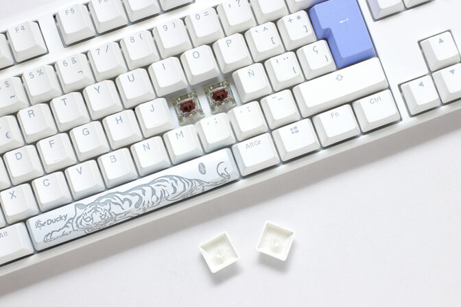 Teclado Mec&acirc;nico Ducky ONE 3 Classic 100% Pure White MX-Red (ES) image number 4
