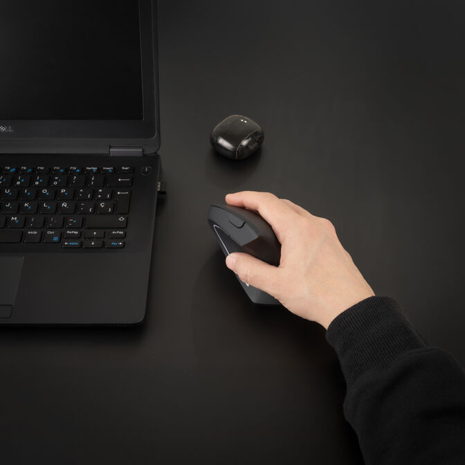 Rato Vertical Tooq TQMWG-1104-B Wireless Ergon&oacute;mico 3200DPI Preto image number 1