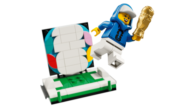 LEGO Editions: Trof&eacute;u Oficial do Campeonato do Mundo da FIFA, 2842 Pe&ccedil;as (43020) image number 3