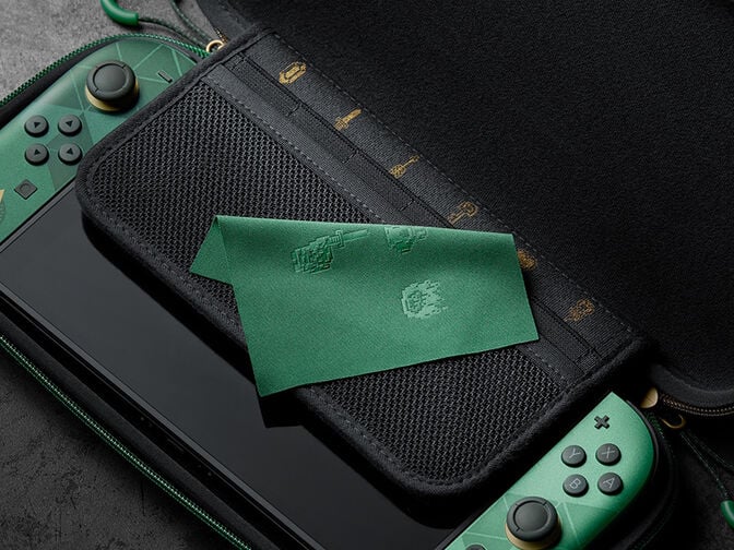 Bolsa Nintendo Switch 2 Carrying Case The Legend of Zelda 40th Anniversary Edition image number 3
