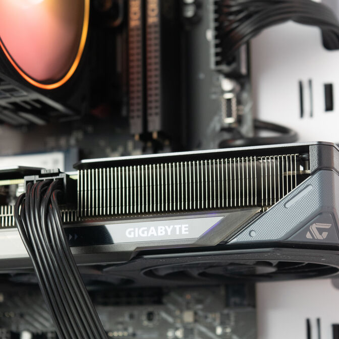 Computador AURA Gamer-PC Ryzen 5 7500F 32GB DDR5 1TB RX 9060 XT 16GB WiFi W11 image number 3