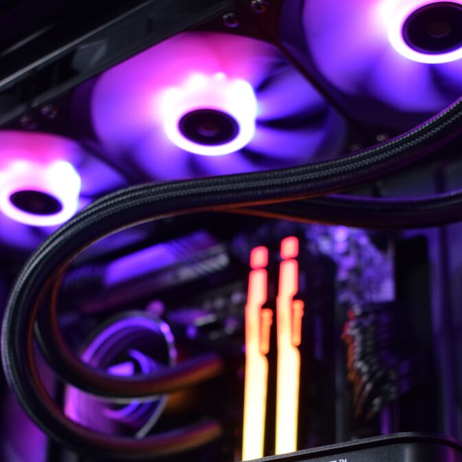 Computador King Mod Gamer-PC Ryzen 7 7800X3D 32GB DDR5 2TB RTX 5090 WiFi W11 image number 6