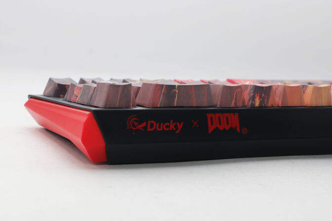 Teclado Mec&acirc;nico Ducky ONE 3 SF RGB x Doom Limited Edition MX-Red (ES) image number 3