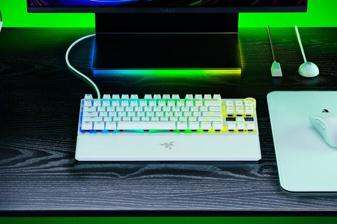 Teclado Razer Huntsman V3 Pro TKL 8KHz White Ed. (US) image number 2