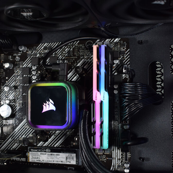 Computador AURA Limited-PC Ryzen 7 5700X 16GB DDR4 1TB RTX 5060 Ti 16GB WiFi W11 image number 2