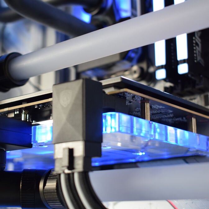 Computador King Mod Liquid-PC Ryzen 7 9800X3D 64GB DDR5 2TB RTX 5080 WiFi W11 image number 10