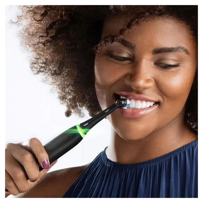 Escova de Dentes El&eacute;trica Oral-B iO Series 5 Matt Black image number 4