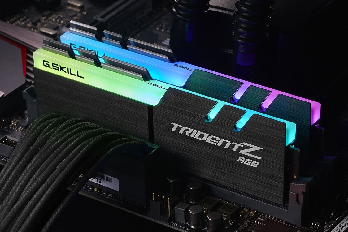 G.Skill Kit 16GB (2 X 8GB) DDR4 3200MHz Trident Z RGB CL16
