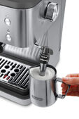M&aacute;quina de Caf&eacute; Manual DeLonghi Classic EM450.M 1325W 15 Bar Metal image number null