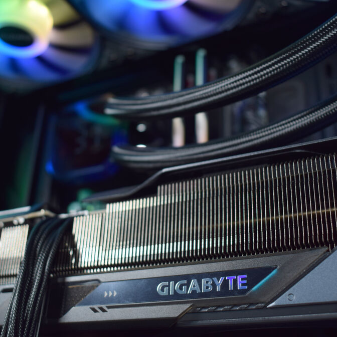 Computador King Mod Gamer-PC Ryzen 7 9800X3D 32GB DDR5 2TB RTX 5070 Ti WiFi W11 V2 image number 5