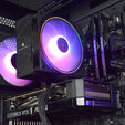 Computador AURA Gamer-PC Sandrinhos Edition Ryzen 5 7500F 16GB DDR5 1TB RTX 5060 WiFi W11 image number null