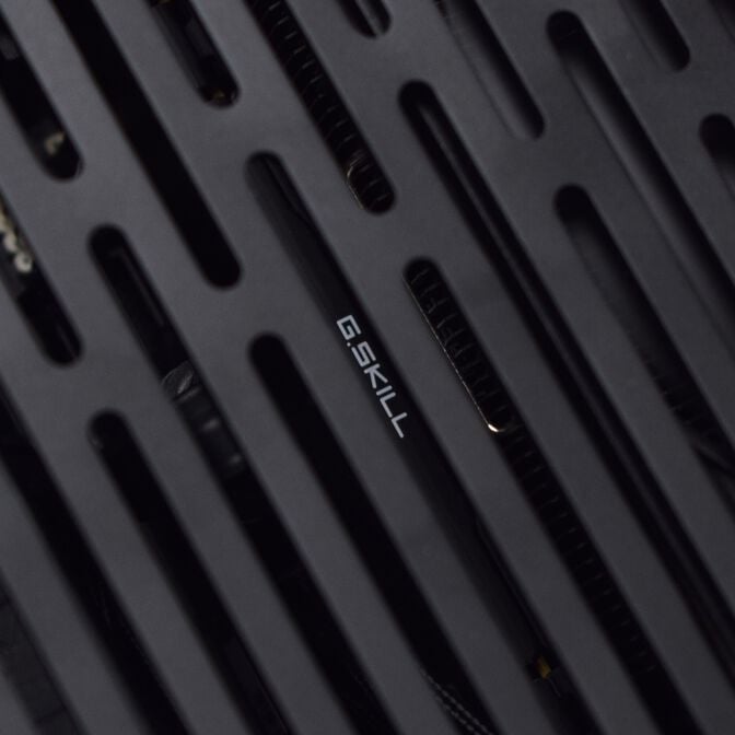 Computador King Mod Gamer-PC Mini Edition Ryzen 7 9800X3D 32GB DDR5 2TB RTX 5080 WiFi W11 V5 image number 7