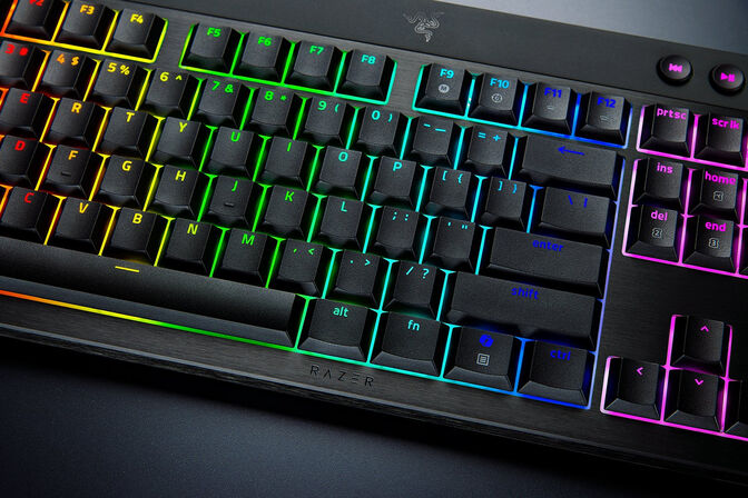 Teclado Razer BlackWidow V4 Low-Profile HyperSpeed RGB Yellow Switch (US) image number 4
