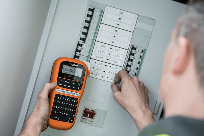 Impressora de Etiquetas Brother PT-E110 image number 2