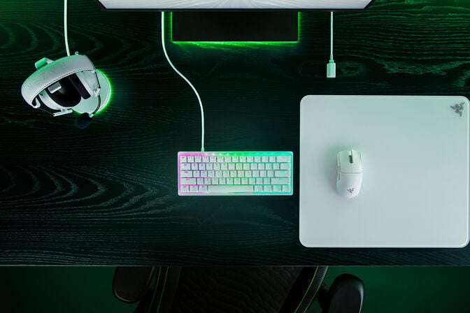 Teclado Razer Huntsman V3 Pro TKL RGB Analog Optical Switch Branco (US) image number 0