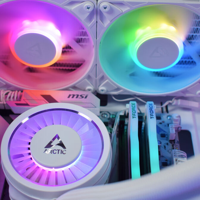 Computador King Mod Gamer-PC Ryzen 7 9800X3D 32GB DDR5 2TB RX 9070 XT WiFi W11 V2 image number 7