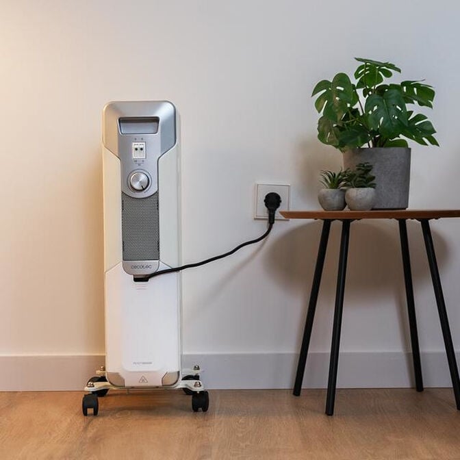 Aquecedor a &Oacute;leo Cecotec ReadyWarm 7000 Space 1500W Branco image number 2