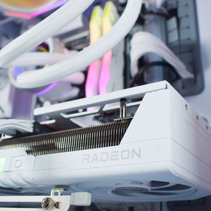 Computador King Mod Gamer-PC Ryzen 7 7800X3D 32GB DDR5 2TB RX 9070 XT WiFi W11 image number 6