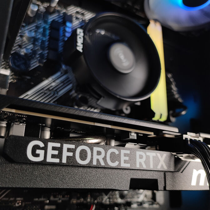 Computador AURA Gamer-PC Ryzen 5 5600 32GB DDR4 1TB RTX 5060 Ti 16GB WiFi W11 image number 9