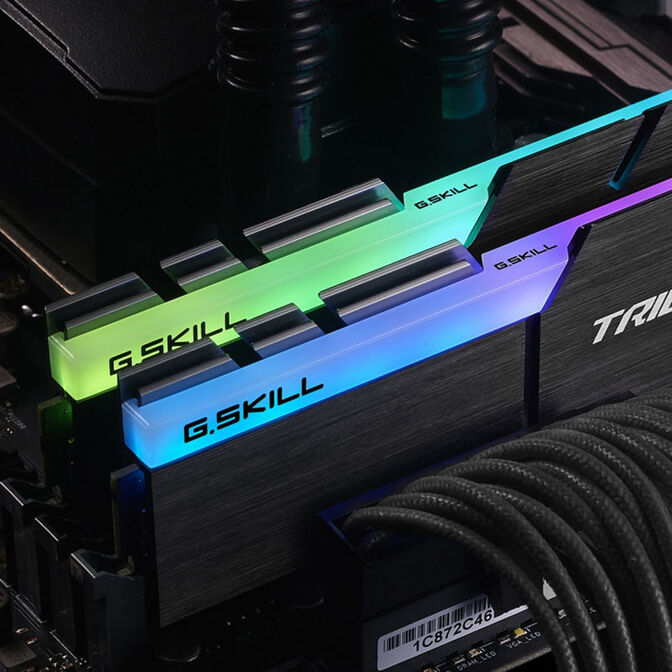 G.Skill Kit 32GB (2 x 16GB) DDR4 3200MHz Trident Z RGB CL16 image number 1