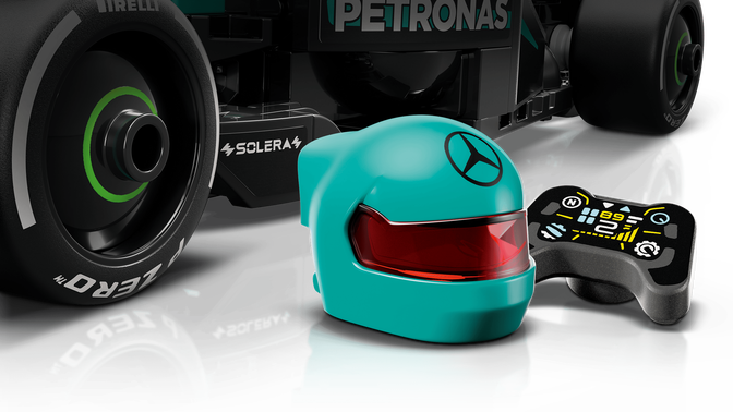 LEGO Speed Champions: Carro de Corrida Mercedes-AMG F1 W15, 267 Pe&ccedil;as (77244) image number 3