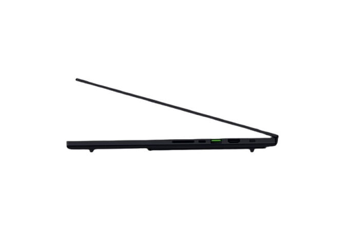 Port&aacute;til Razer Blade 16 (2026) Ultra 9 386H 32GB 1TB RTX 5070 Ti 2.5K OLED 240Hz W11 image number 4