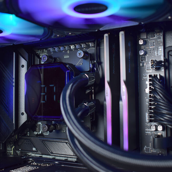 Computador King Mod Gamer-PC Ryzen 7 9800X3D 32GB DDR5 2TB RTX 5070 Ti WiFi W11 V2 image number 6