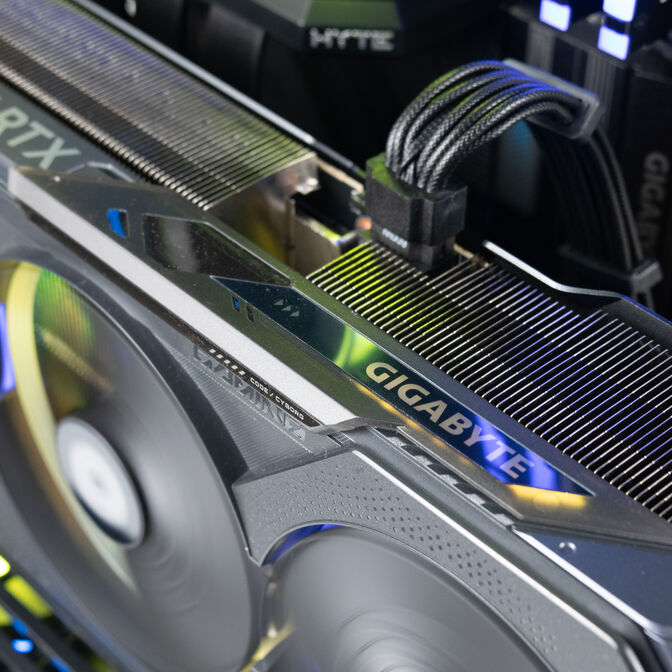 Computador King Mod Gamer-PC HYTE Ryzen 7 9850X3D 64GB DDR5 2TB RTX 5090 WiFi W11 image number 5