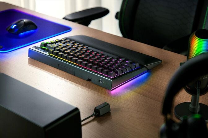 Teclado Razer BlackWidow V4 Pro 75% RGB Tactile Switch Wireless/Bluetooth (US) image number 5
