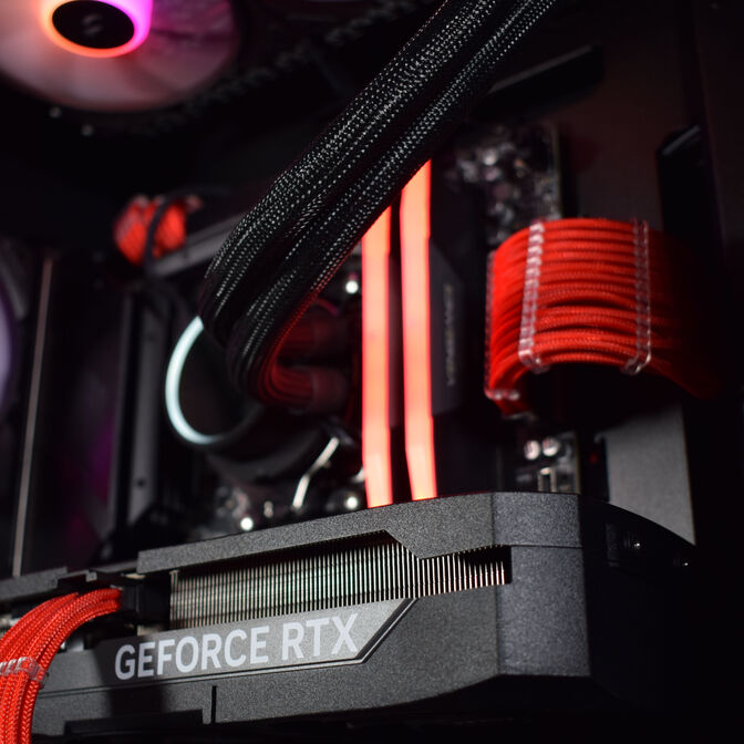 Computador King Mod Gamer-PC X Fractal Ryzen 7 7800X3D 32GB DDR5 2TB RTX 5080 WiFi W11 image number 2