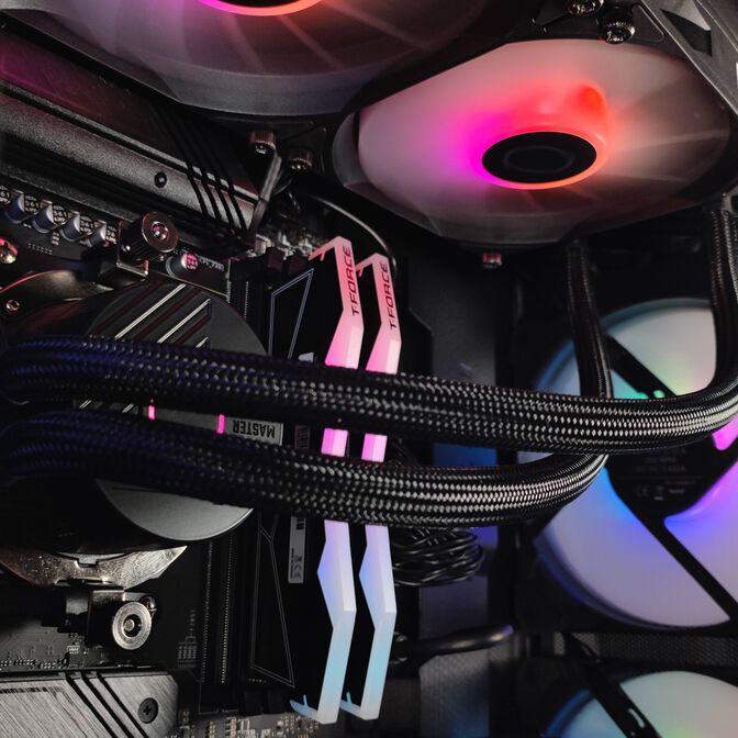 Computador King Mod Gamer-PC Ryzen 7 7800X3D 32GB DDR5 1TB RX 9070 XT WiFi W11 image number 9