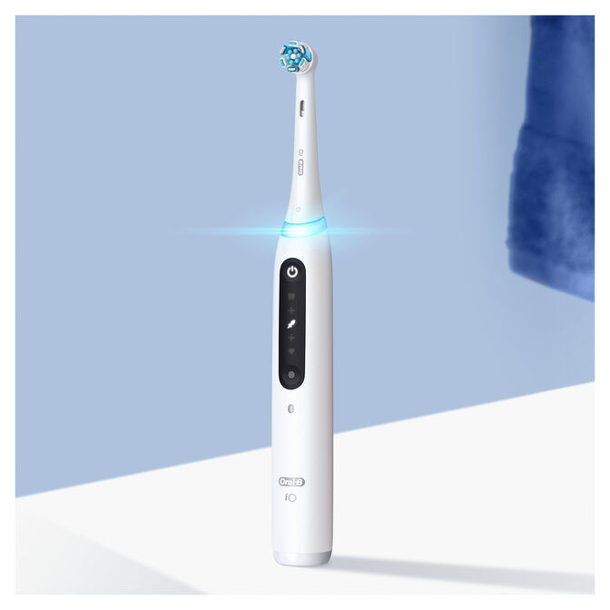 Escova de Dentes El&eacute;trica Oral-B iO Series 5 Quite White image number 4